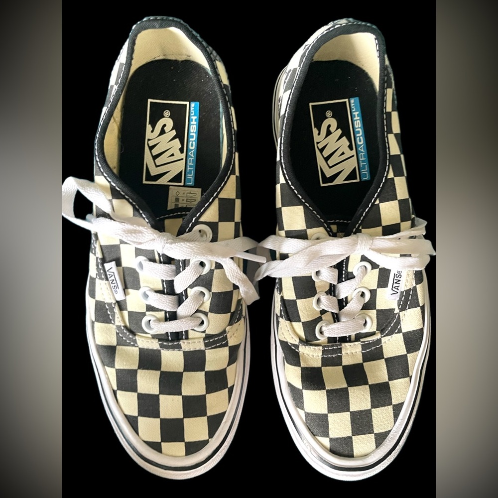 VANS Ultracush Lite Mens 4 Women 5.5 Ivory/Black Checkerboard